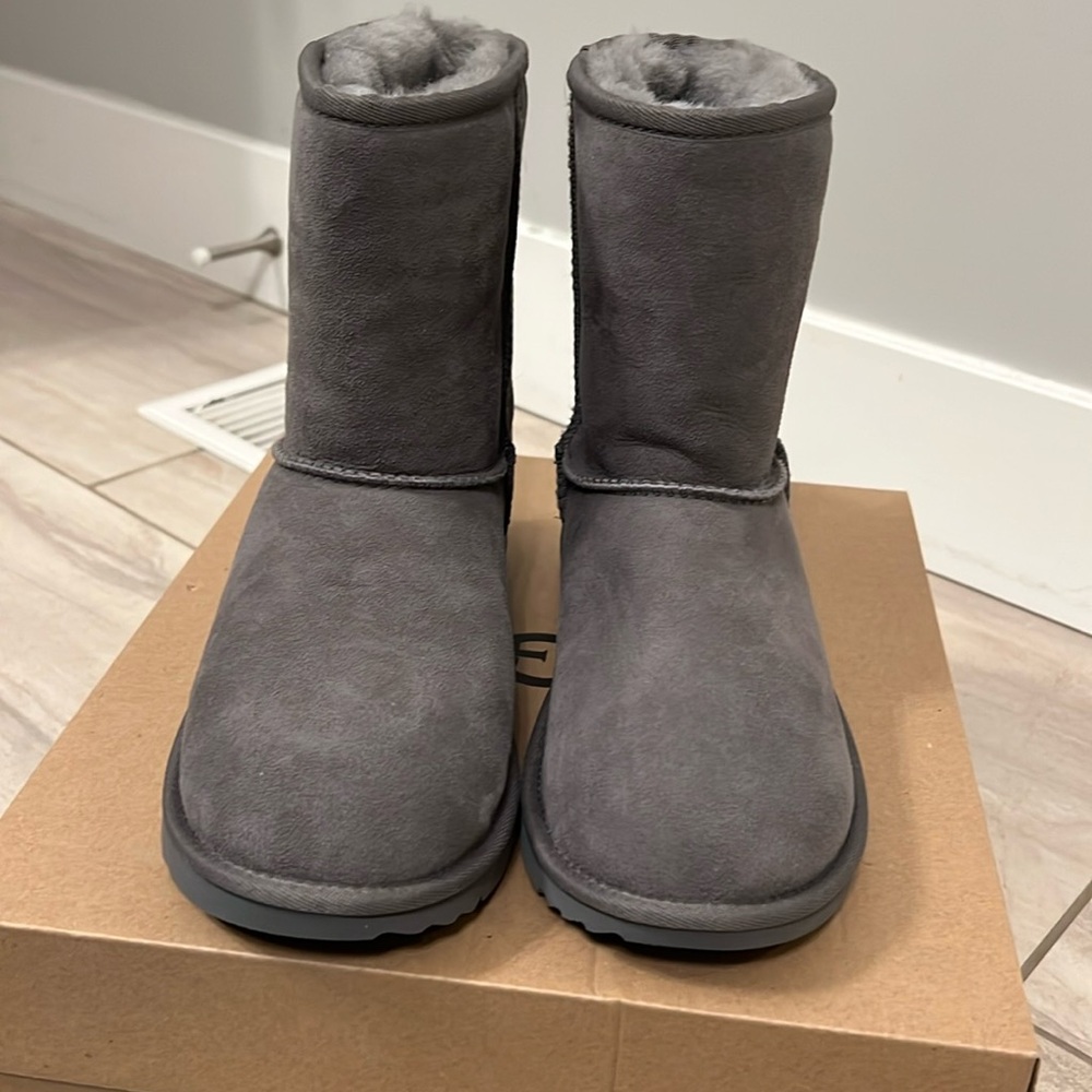 UGG KId's classic boots